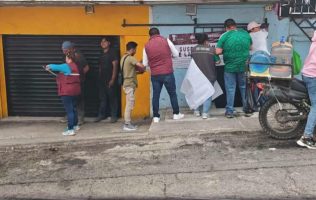 Denuncian negocios de Tultitlán meses de cierres y trabas municipales