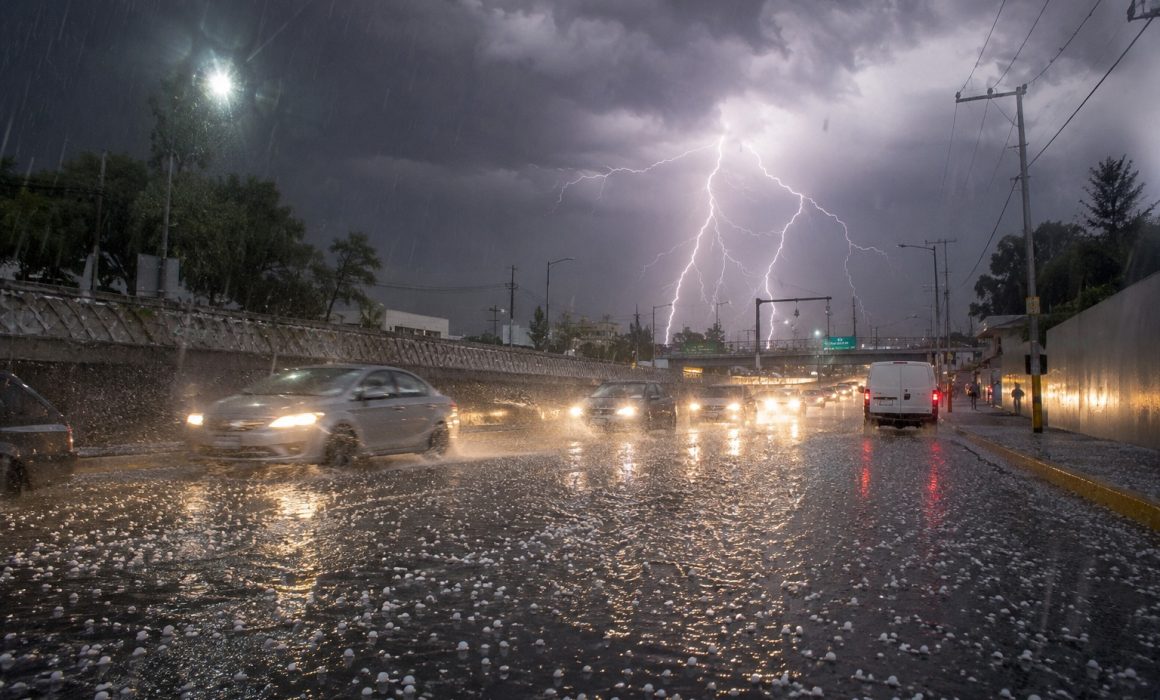 Despide agosto al Edomex con tormentas, granizo y calor extremo