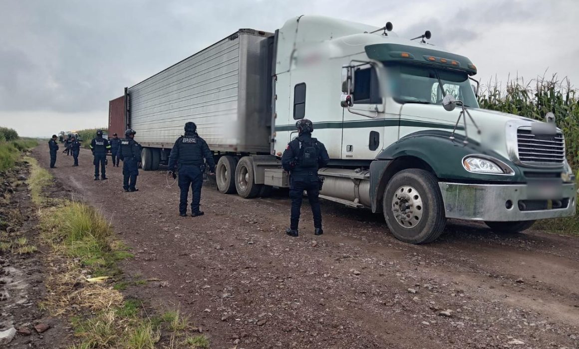 Detienen a 12 por robo a un tráiler en Ixtlahuaca; uno es menor