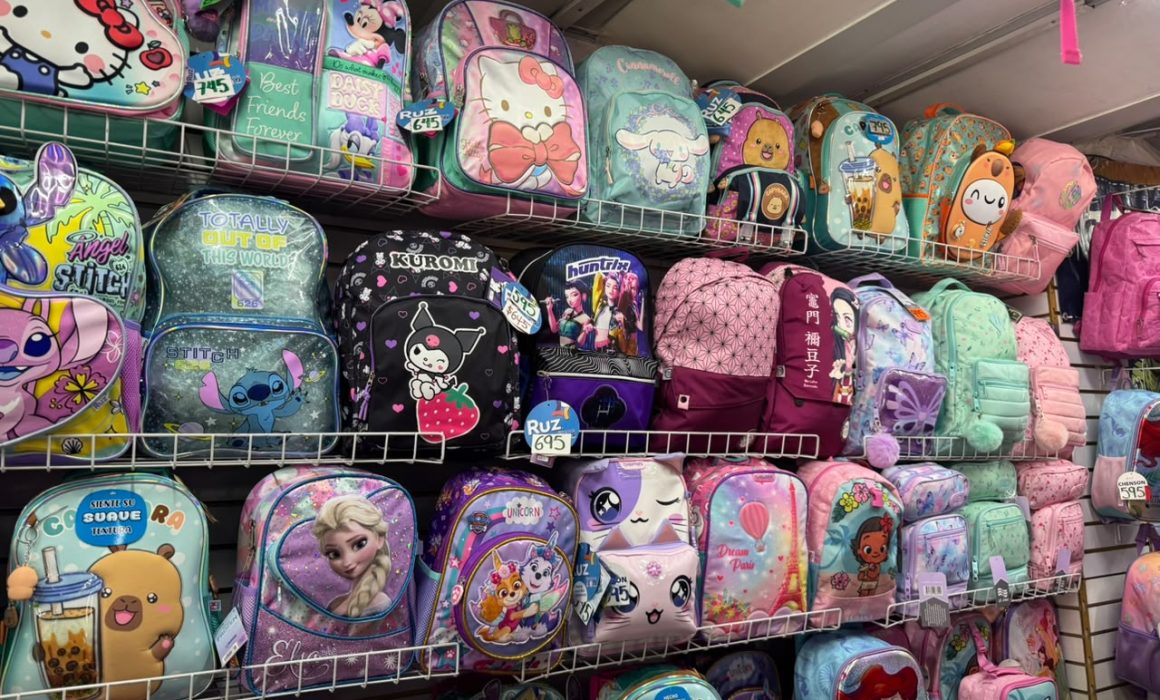 Dominan mochilas de personajes las compras del regreso a clases