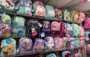 Dominan mochilas de personajes las compras del regreso a clases