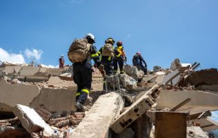 Eleva balance oficial a 6,301 muertes por doble sismo en Venezuela