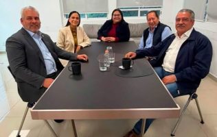 Entre sonrisas, Morena frenó la ruta petista de Morón y Godoy…
