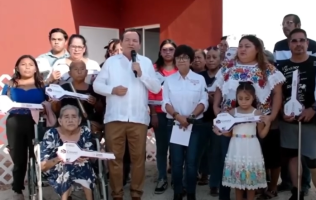 Entregan Viviendas para el Bienestar en Ciudad Caucel