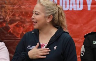 Exhiben a Gely Zuppa por colgarse medallas ajenas en Tepotzotlán