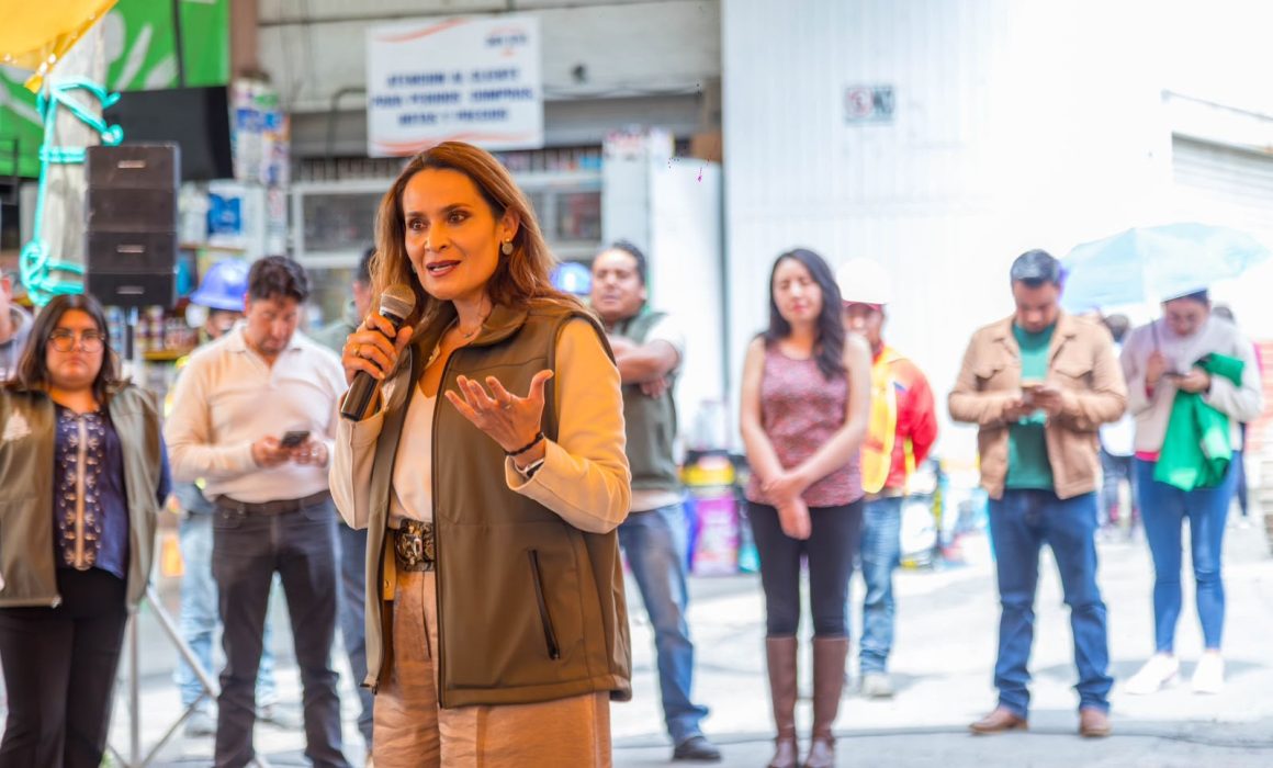 Impulsa Erika Olea la renovación de la calle 20 de Noviembre en cabecera
