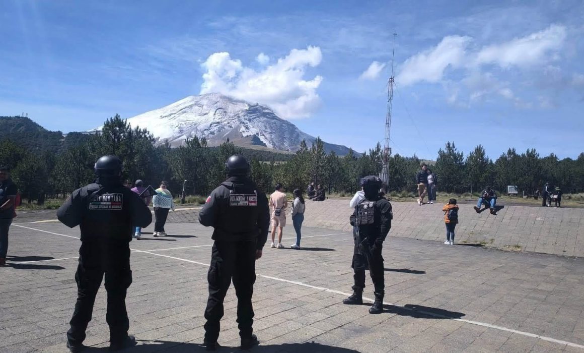 Intensifica el Popocatépetl emisiones; autoridades mantienen alerta