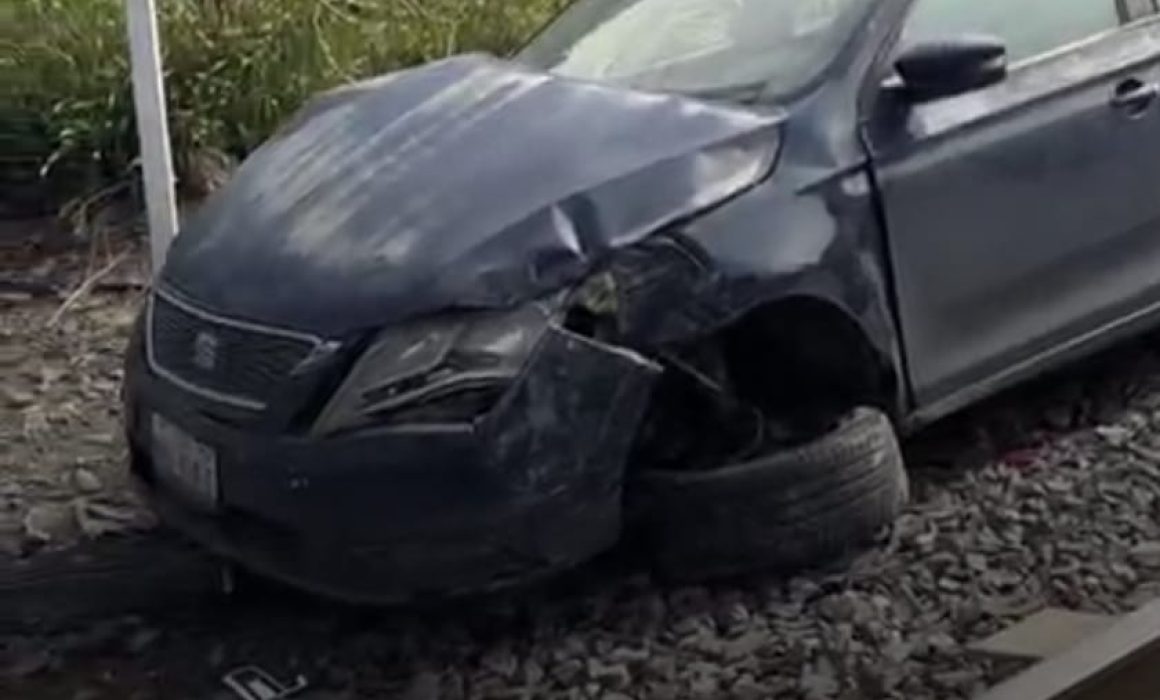 Intentó ganarle al tren y terminó arrastrada en Tlalnepantla
