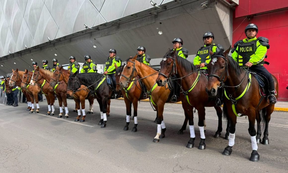 Invierte Edomex 687 mdp en patrullas, uniformes y videovigilancia