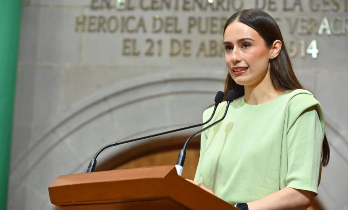 Llama Ale Figueroa a jóvenes mexiquenses a participar en la vida pública