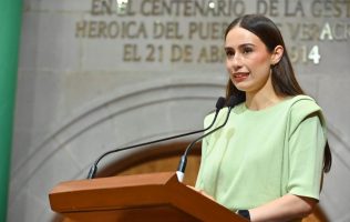Llama Ale Figueroa a jóvenes mexiquenses a participar en la vida pública
