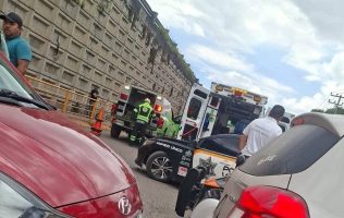 Muere chofer y 8 quedan heridos tras choque en la México-Toluca