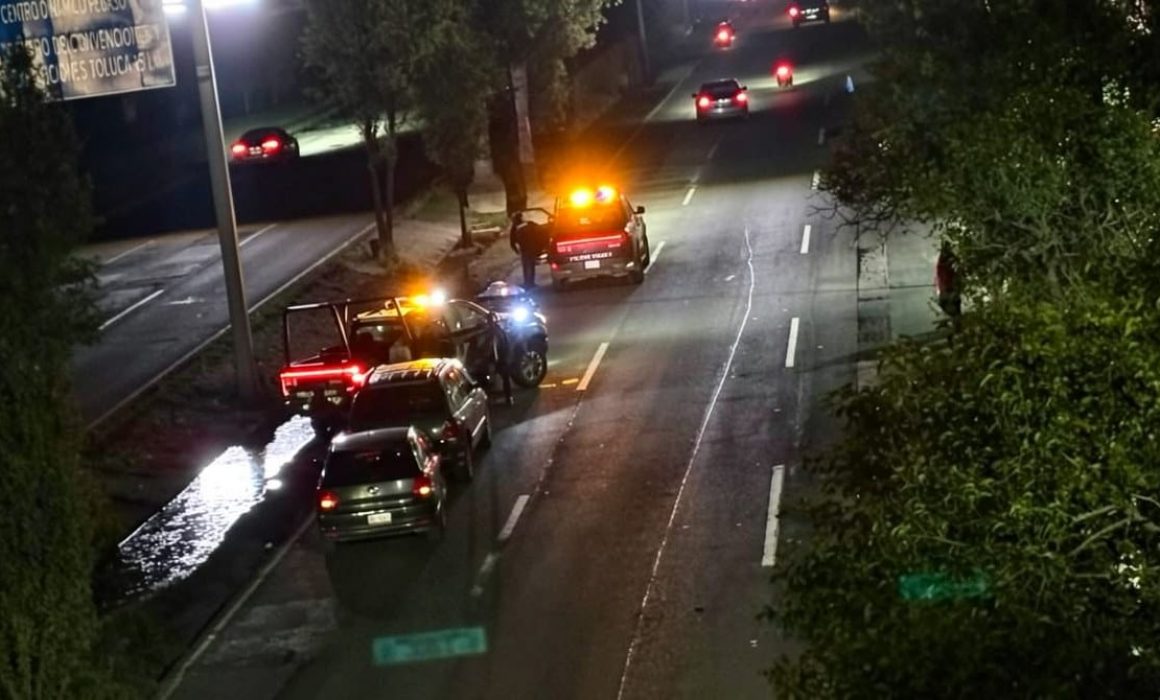 Muere joven atropellado a unos pasos del puente peatonal, en Toluca