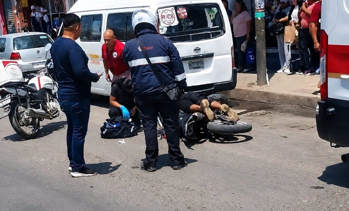 Muere motociclista tras chocar contra combi en Teoloyucan