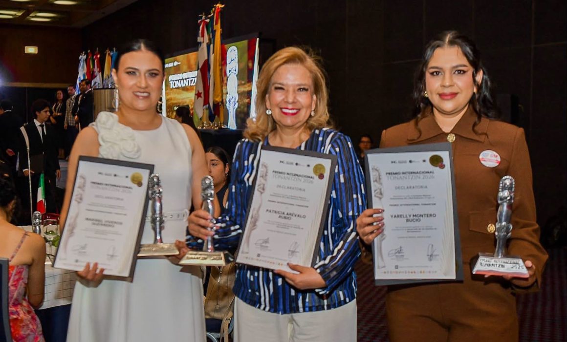 Obtiene Paty Arévalo Premio Tonantzin 2026 por acciones desde el DIF