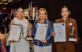 Obtiene Paty Arévalo Premio Tonantzin 2026 por acciones desde el DIF