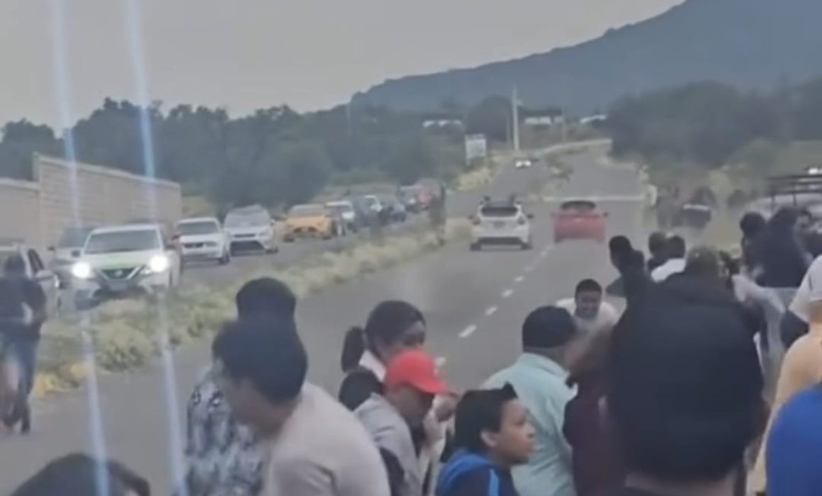 Reportan balacera durante arrancones en feria patronal de Axapusco