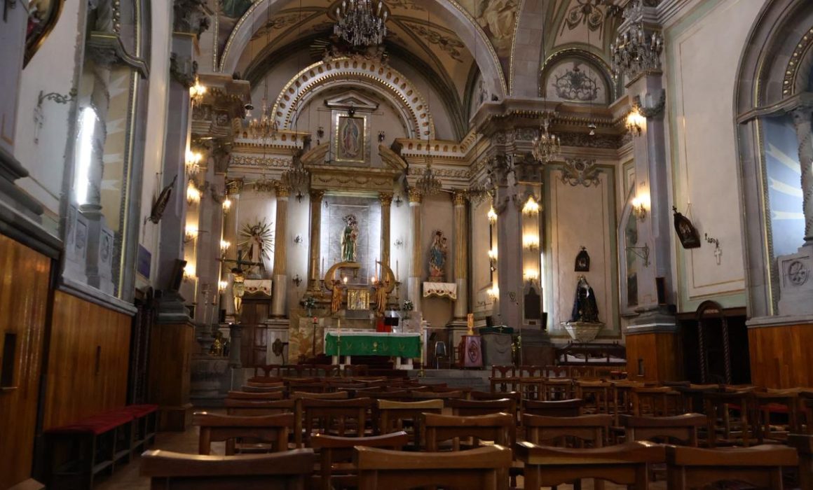 Rescatan toluqueños iglesia del Sagrario ante el silencio municipal
