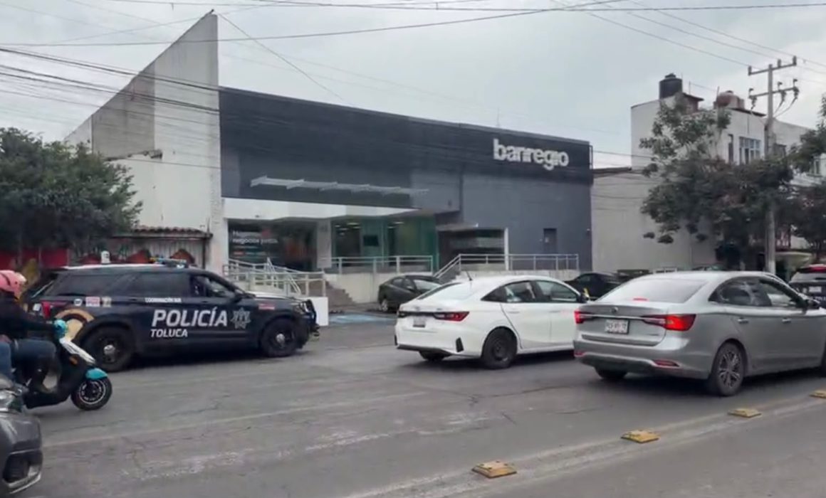 Roban 1 mdp a hombre a una cuadra de la Policía de Toluca