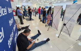 Saturan centros de atención por suspensión de líneas telefónicas