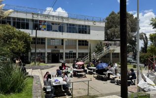 Señalan estudiantes carencias de infraestructura en espacios de UAEMéx