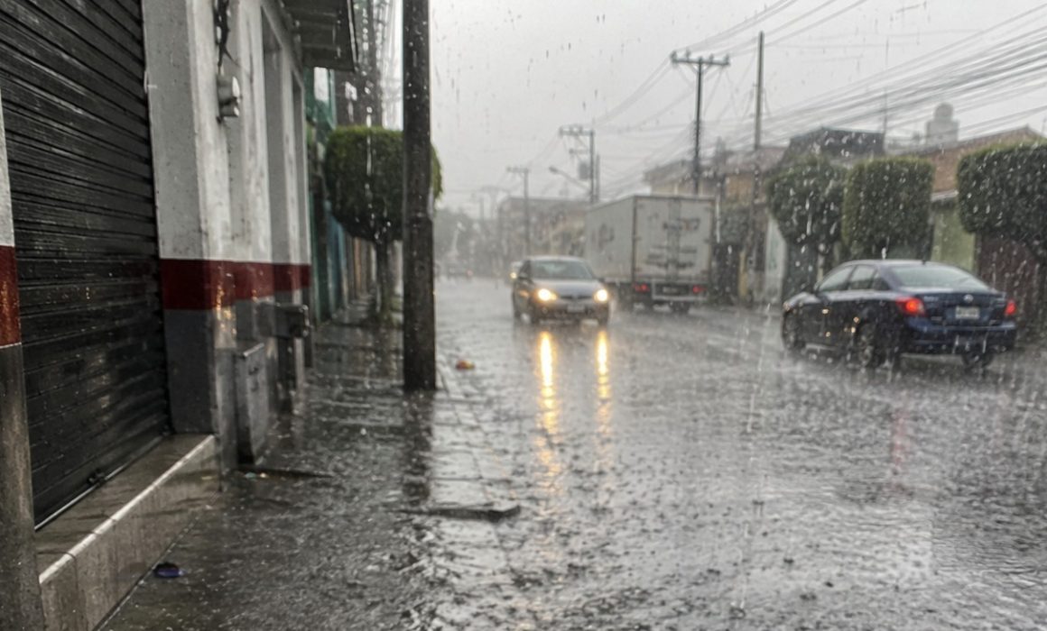 Sorprende onda tropical 28 al Edomex con lluvias y granizo este lunes