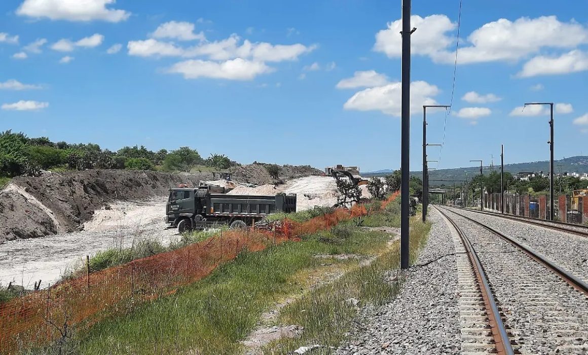 Suman 6 meses de paro en Tren Méx-Qro
