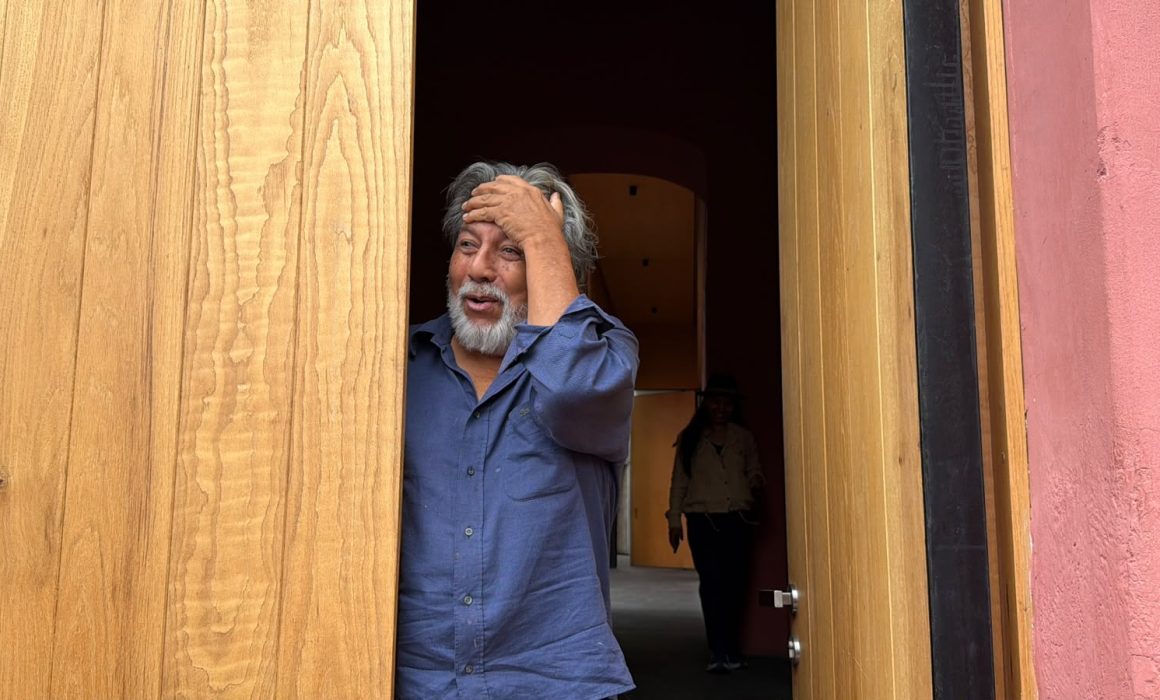 Tamales y mañanitas para el maestro Luis Zárate