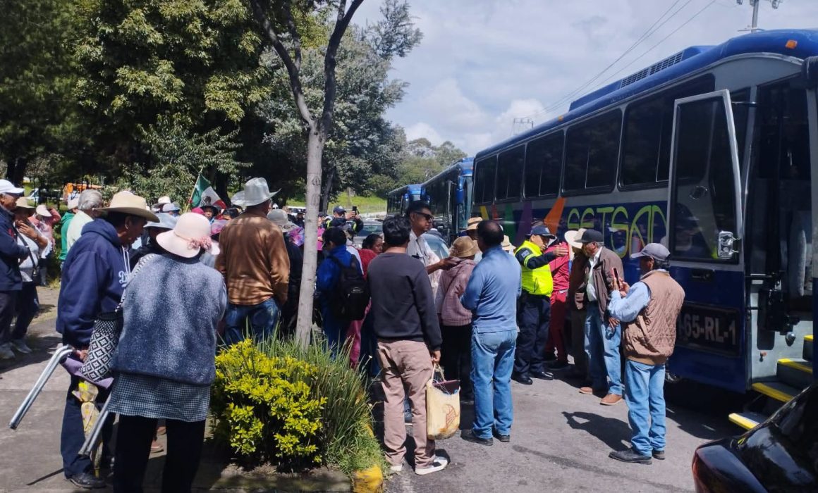 Toman otomíes Toluca por autonomía de San Francisco Tlalcilalcalpan