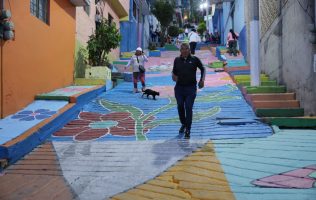 Transforman con color y luz más de 3 mil viviendas en Ecatepec