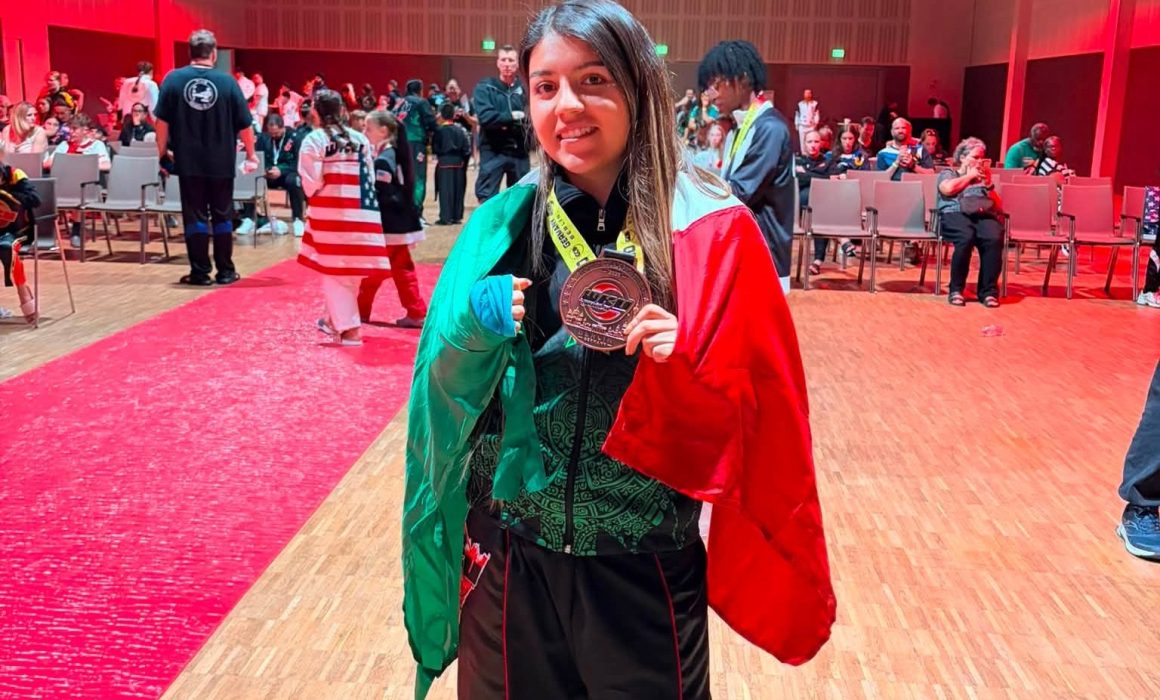 Triunfa atleta de Tultepec en Mundial de Karate y Kickboxing