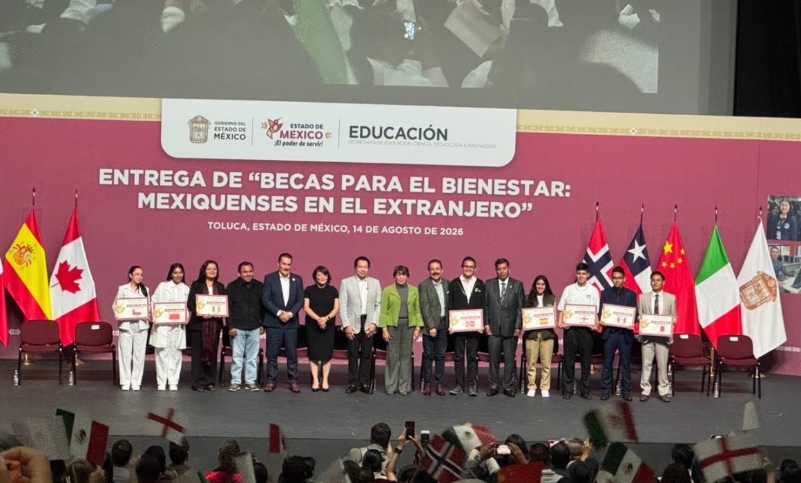 Van 910 mexiquenses a estudiar al extranjero con becas de Delfina Gómez