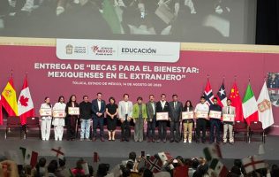 Van 910 mexiquenses a estudiar al extranjero con becas de Delfina Gómez