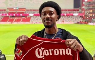 Visita influencer estadounidense el Nemesio Diez y queda impresionado