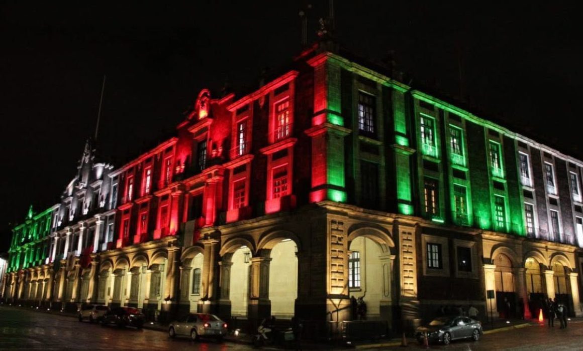 Viste Toluca sus calles de tricolor por 216 años de la Independencia