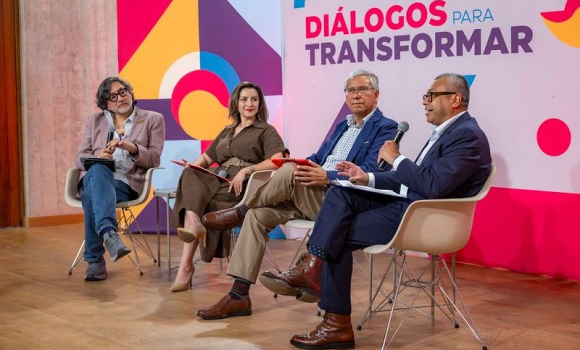 Abre UAEMéx diálogo sobre los retos de las juventudes en la era digital