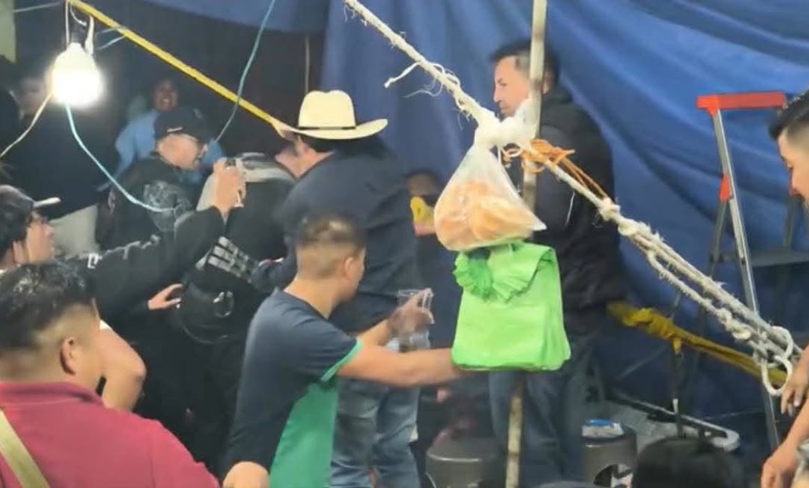 Acaba feria de San Mateo Xoloc, Tepotzotlán, en batalla campal