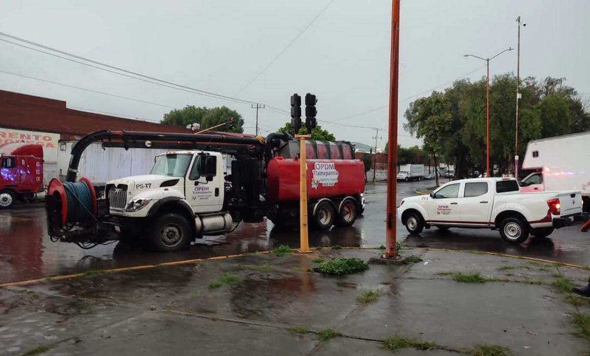 Activa Tlalnepantla atención inmediata por lluvias y encharcamientos