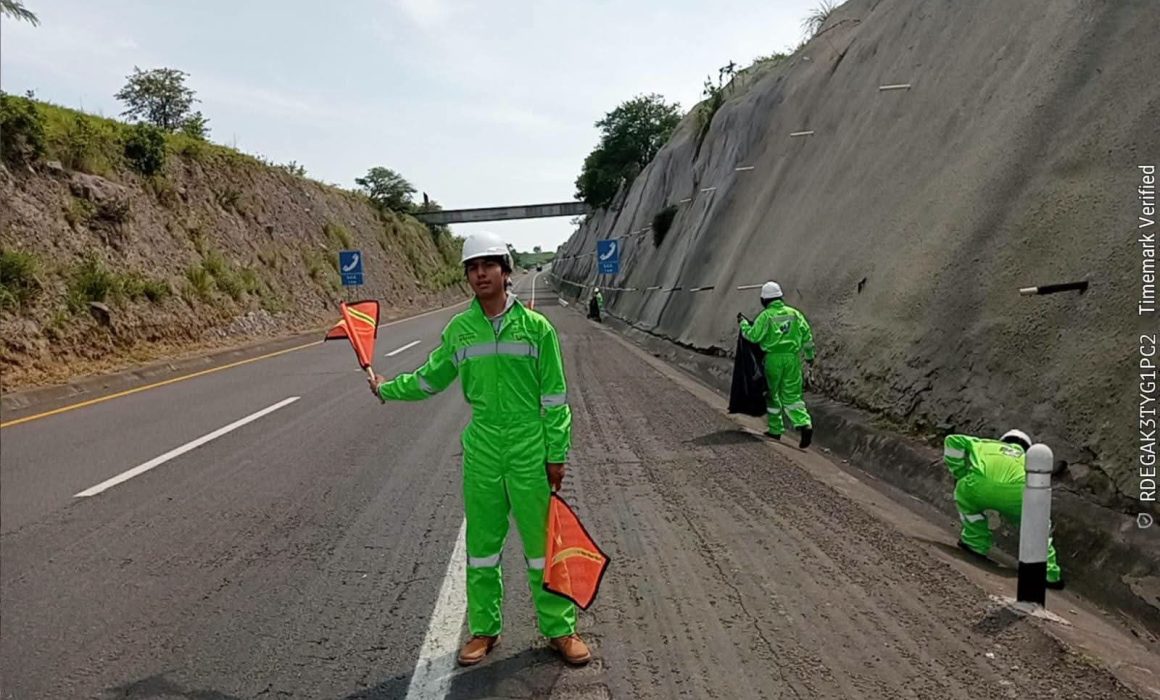 Anuncian cierres en la México-Querétaro por montaje de estructuras