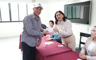 Apoya Rosi Wong a delegaciones de Tecámac para celebrar Fiestas Patrias