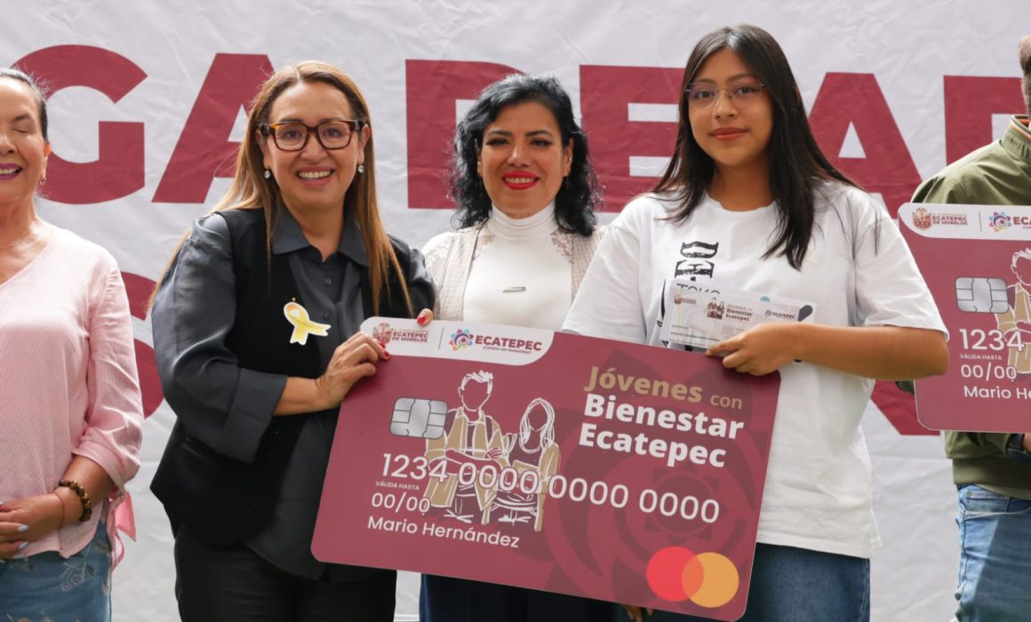 Apoyan con becas de transporte a 5 mil universitarios de Ecatepec