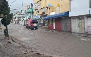 Azota granizada a Ecatepec y complica tránsito en la México-Pachuca
