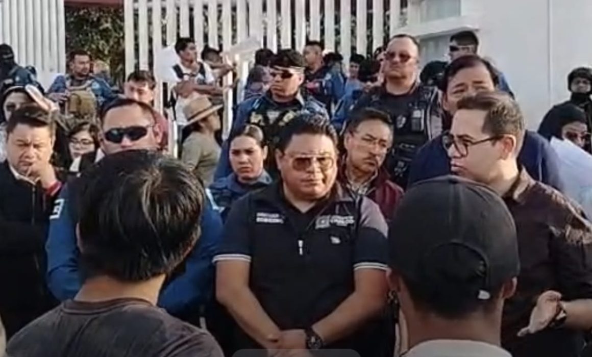 Bloquean alumnos del Tecnológico carretera en Chalco, piden seguridad