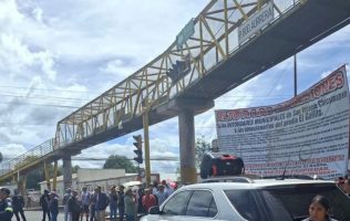 Bloquean la México-Texcoco por conflicto en predio El Gallito