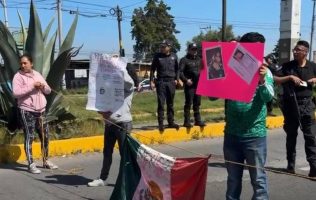 Bloquean la vía López Portillo en Toluca por Aylin, menor desaparecida
