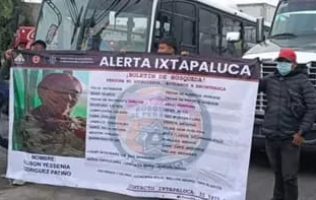 Bloquean vecinos carretera México-Cuautla para exigir localizar a menor