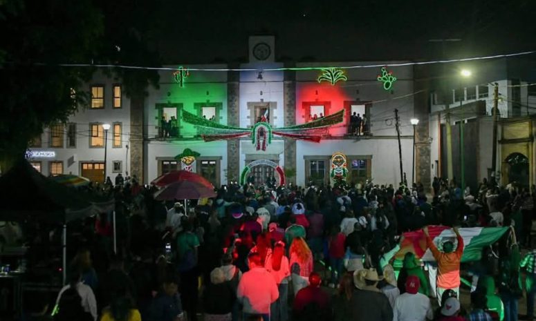 Celebra Pedro Rodríguez el Grito de Independencia junto a Atizapán