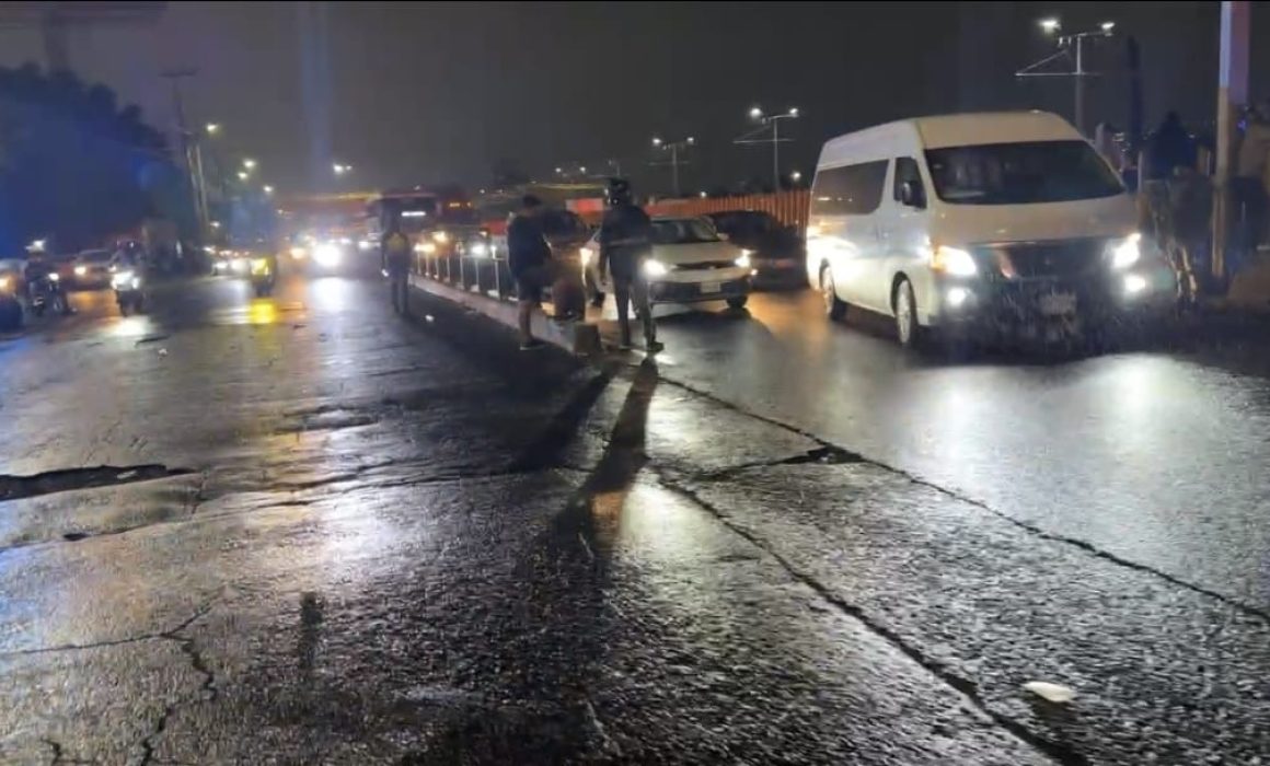 Colapsan conductores de Uber la México-Puebla hacia Chalco