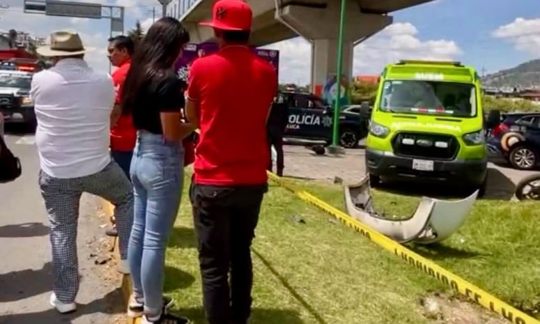 Deja sin vida a motociclista fuerte choque frontal en Toluca