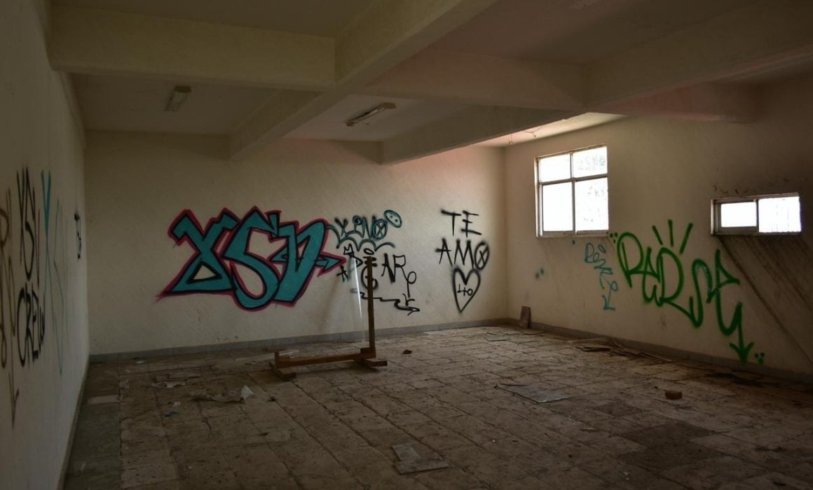 Denuncian abandono y presunto saqueo de edificio del DIF en Ixtapaluca